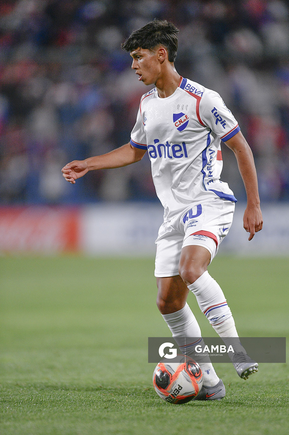 Agustín Dos Santos, de Nacional, Torneo Clausura. Estadio Gran Parque Central.