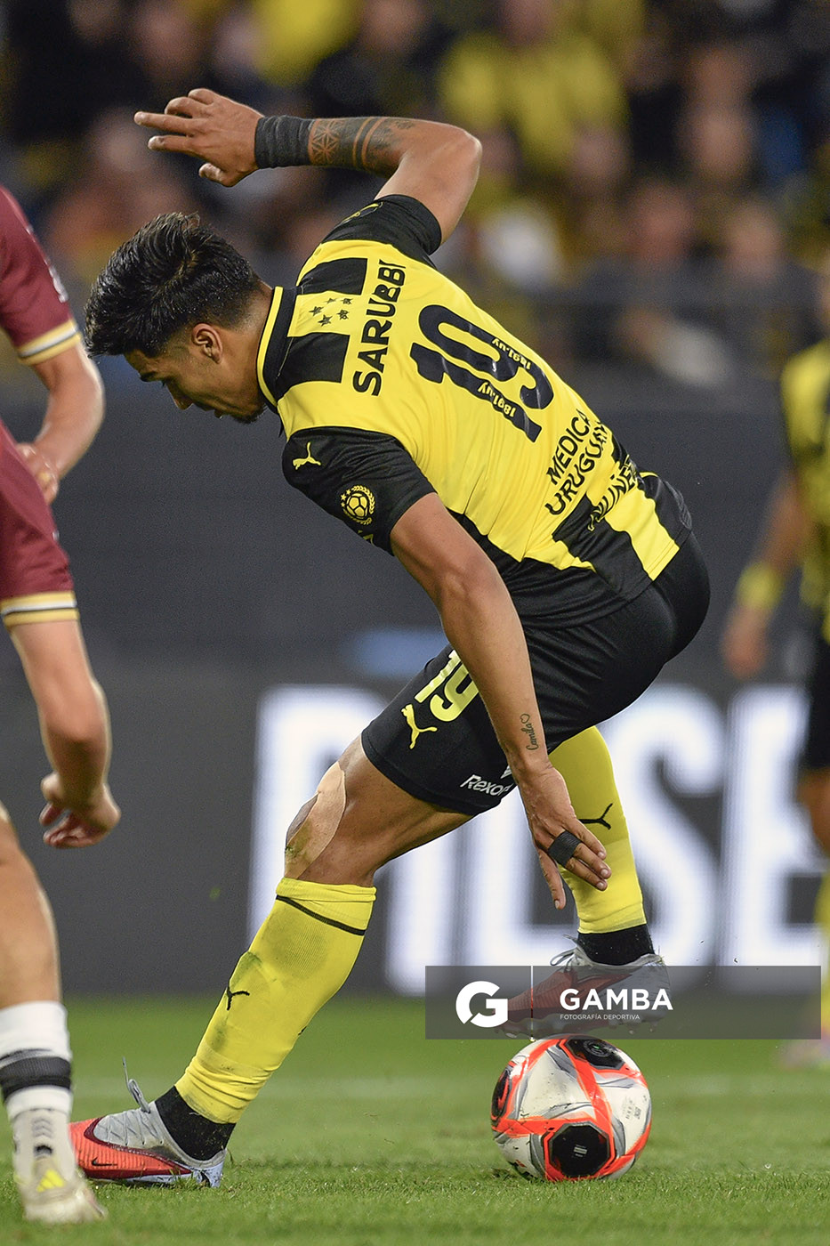 Matías Arezo, de Peñarol, Torneo Clausura. Estadio Campeón del Siglo.