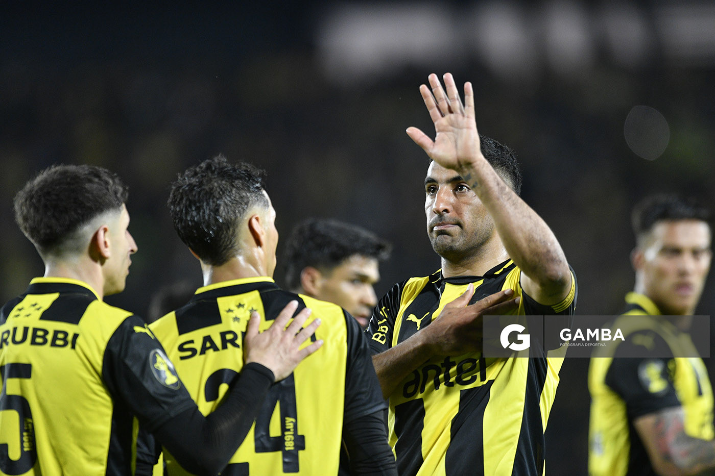 Maximiliano Olivera, de Peñarol, Torneo Clausura. Estadio Campeón del Siglo.