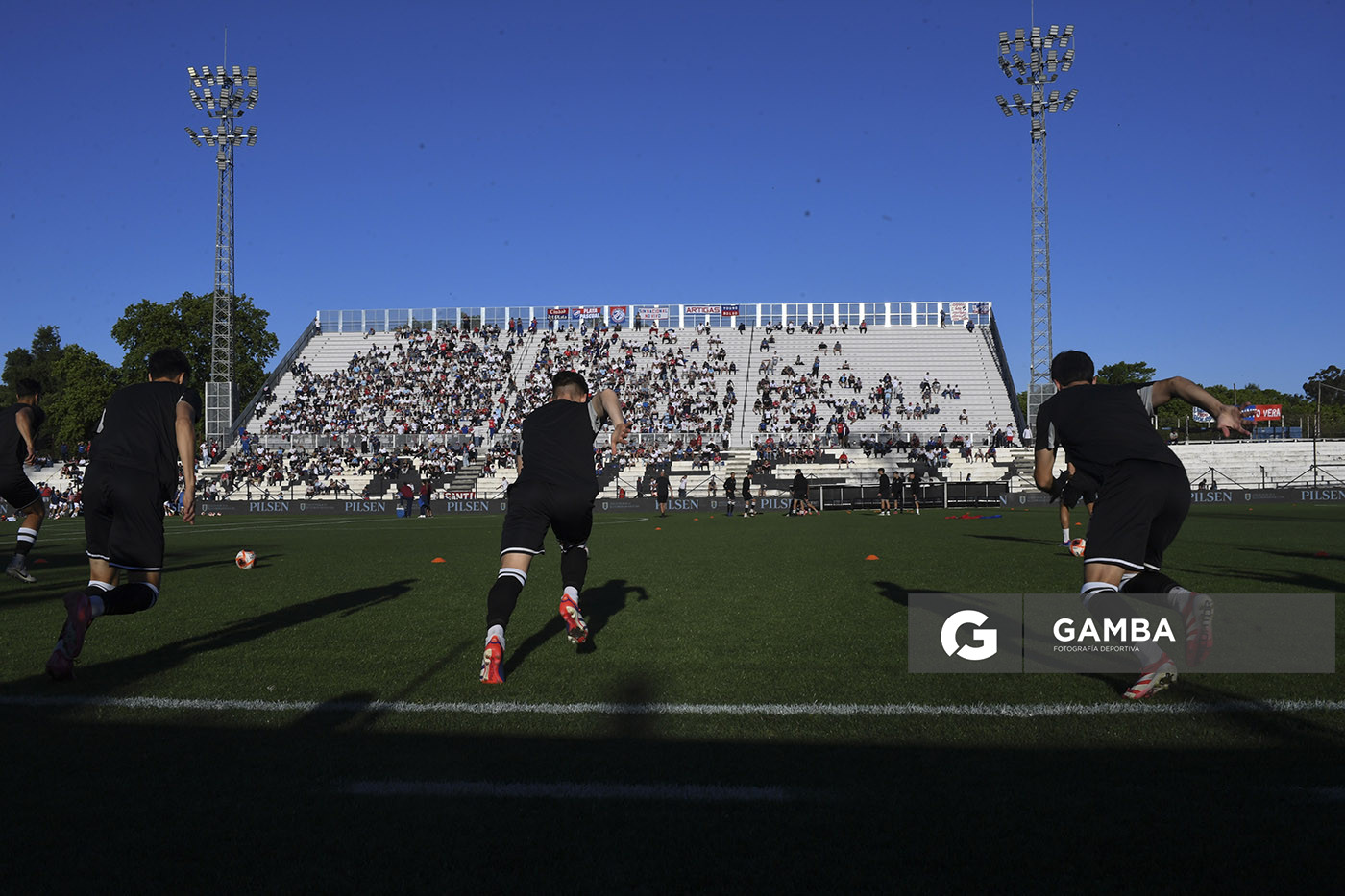 Tribuna Obdulio Varela. Torneo Clausura. Estadio Parque Alfredo V. Viera.