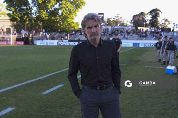 Daniel Carreño, director técnico de Wanderers, Torneo Clausura. Estadio Parque Alfredo V. Viera.
