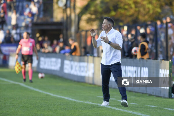 Pablo Peirano, director técnico de Nacional, Torneo Clausura. Estadio Parque Alfredo V. Viera.