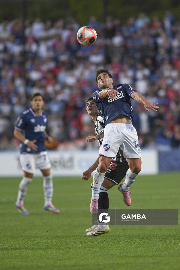 Nicolás Lodeiro, de Nacional, Torneo Clausura. Estadio Parque Alfredo V. Viera.