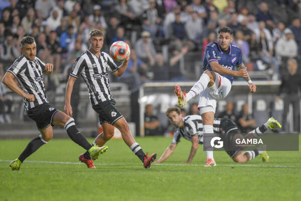 Maximiliano Gómez, de Nacional, Torneo Clausura. Estadio Parque Alfredo V. Viera.