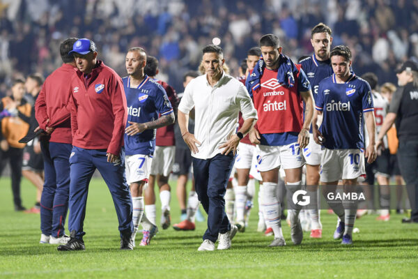 Pablo Peirano, director técnico de Nacional, Torneo Clausura. Estadio Parque Alfredo V. Viera.