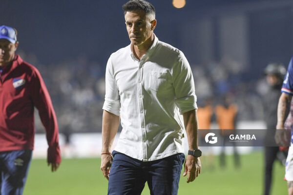 Pablo Peirano, director técnico de Nacional, Torneo Clausura. Estadio Parque Alfredo V. Viera.