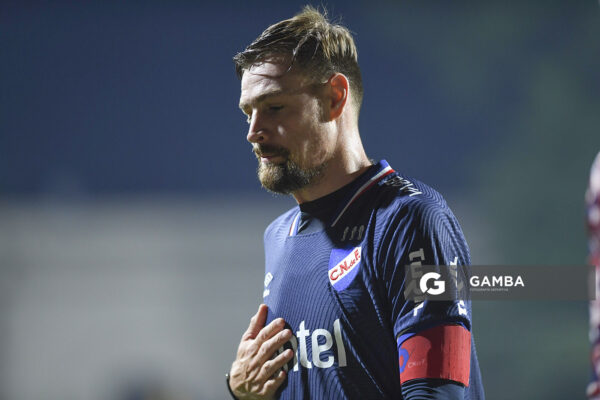 Sebastián Coates, de Nacional, Torneo Clausura. Estadio Parque Alfredo V. Viera.