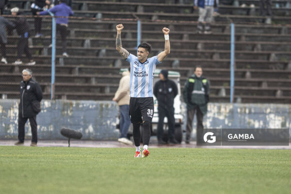 Ignacio Neira, de Cerro, Torneo Clausura. Estadio Luis Tróccoli.