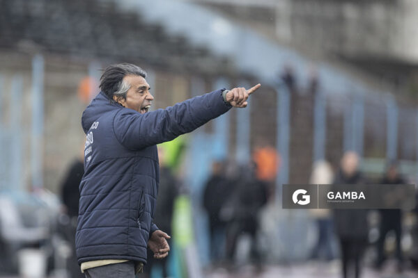 Tabaré Silva, director técnico de Cerro, Torneo Clausura. Estadio Luis Tróccoli.
