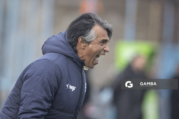 Tabaré Silva, director técnico de Cerro, Torneo Clausura. Estadio Luis Tróccoli.