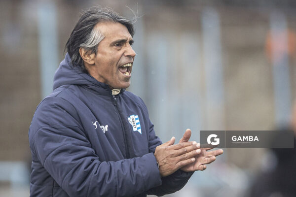 Tabaré Silva, director técnico de Cerro, Torneo Clausura. Estadio Luis Tróccoli.