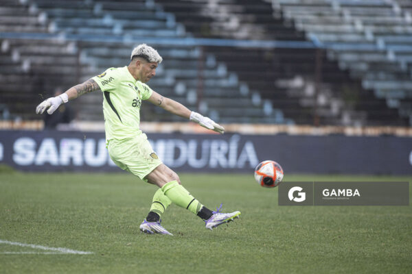 Brayan Cortés, golero de Peñarol, Torneo Clausura. Estadio Luis Tróccoli.