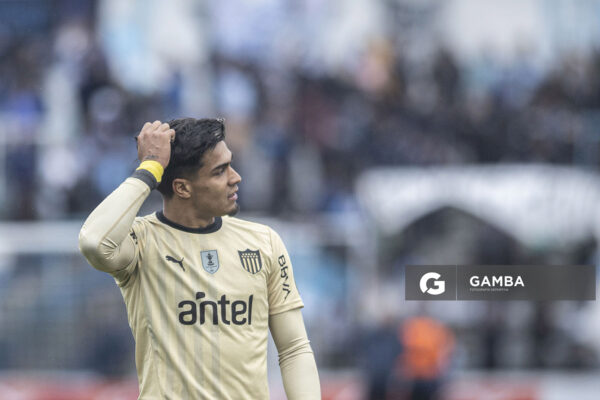 Matías Arezo, de Peñarol, Torneo Clausura. Estadio Luis Tróccoli.