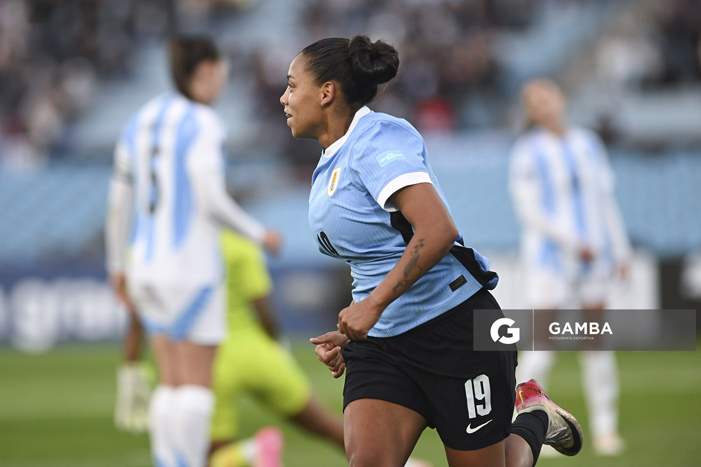 Wendy Carballo, de Uruguay, Conmebol Liga de Naciones Femenina . Estadio Centenario.