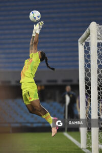 Solana Pereyra, golera de Argentina, Conmebol Liga de Naciones Femenina . Estadio Centenario.