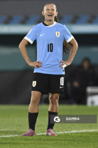 Belén Aquino, de Uruguay, Conmebol Liga de Naciones Femenina . Estadio Centenario.