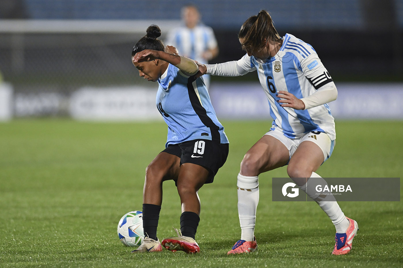 Wendy Carballo, de Uruguay, Conmebol Liga de Naciones Femenina . Estadio Centenario.