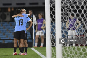 Belén Aquino, de Uruguay, Conmebol Liga de Naciones Femenina . Estadio Centenario.