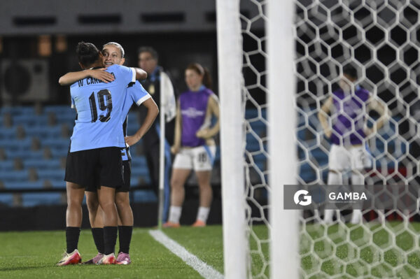 Belén Aquino, de Uruguay, Conmebol Liga de Naciones Femenina . Estadio Centenario.