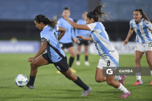 Pamela González, de Uruguay, Conmebol Liga de Naciones Femenina . Estadio Centenario.