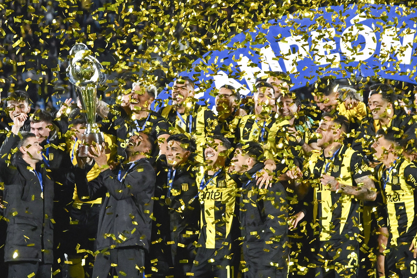 Peñarol 2 - Plaza Colonia 0. Copa AUF Uruguay.