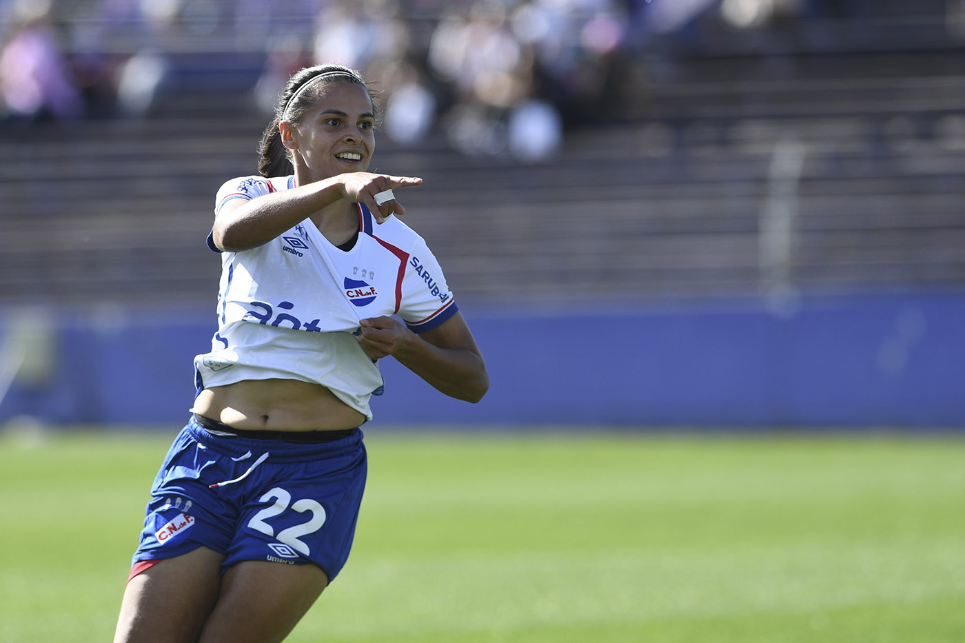 Defensor Sporting 0 - Nacional 2. F7SC25.