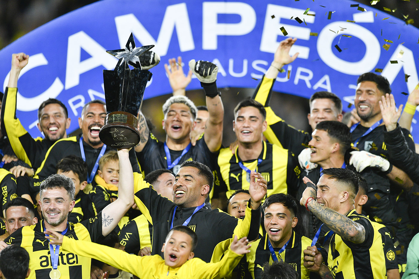 Penarol 2 - Defensor Sporting 1. F14TC25.