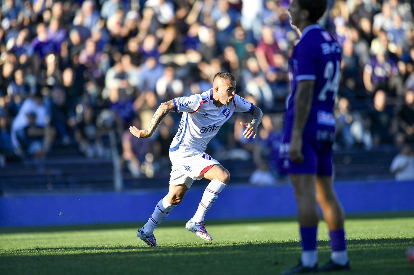Defensor Sporting 1 - Nacional 1. F15TC25.