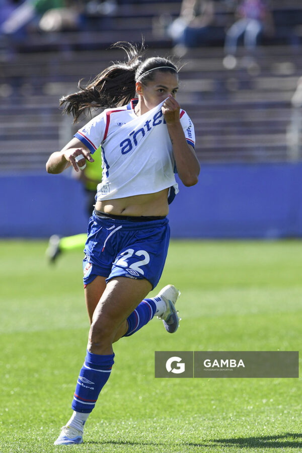 Martha Figueredo, de Nacional, Campeonato Uruguayo de Fútbol Femenino. Estadio Luis Franzini.