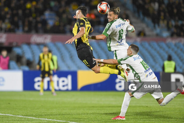 Maximiliano Silvera, de Peñarol, Copa AUF Uruguay. Estadio Centenario.
