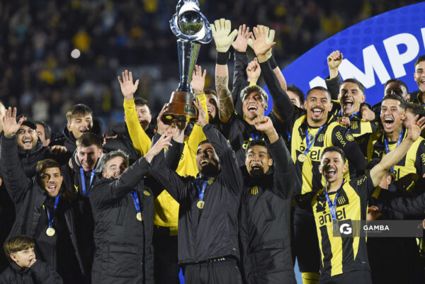 Peñarol Campeón. Copa AUF Uruguay. Estadio Centenario.