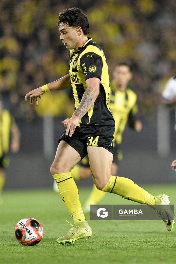Nahuel Herrera, de Peñarol, Torneo Clausura. Estadio Campeón del Siglo.