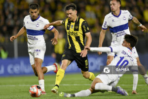Maximiliano Silvera, de Peñarol, Torneo Clausura. Estadio Campeón del Siglo.