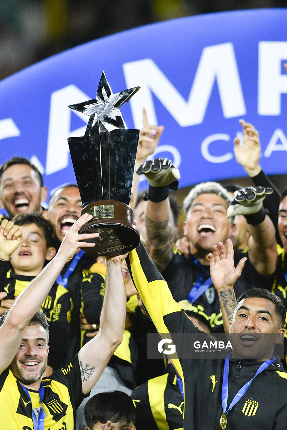 Peñarol Campeón. Torneo Clausura. Estadio Campeón del Siglo.