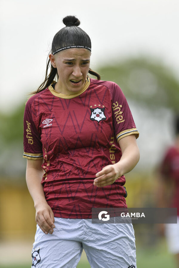 Guillermina Pedrín, de Wanderers, Campeonato Uruguayo de Fútbol Femenino. Estadio José Pedro Damiani.