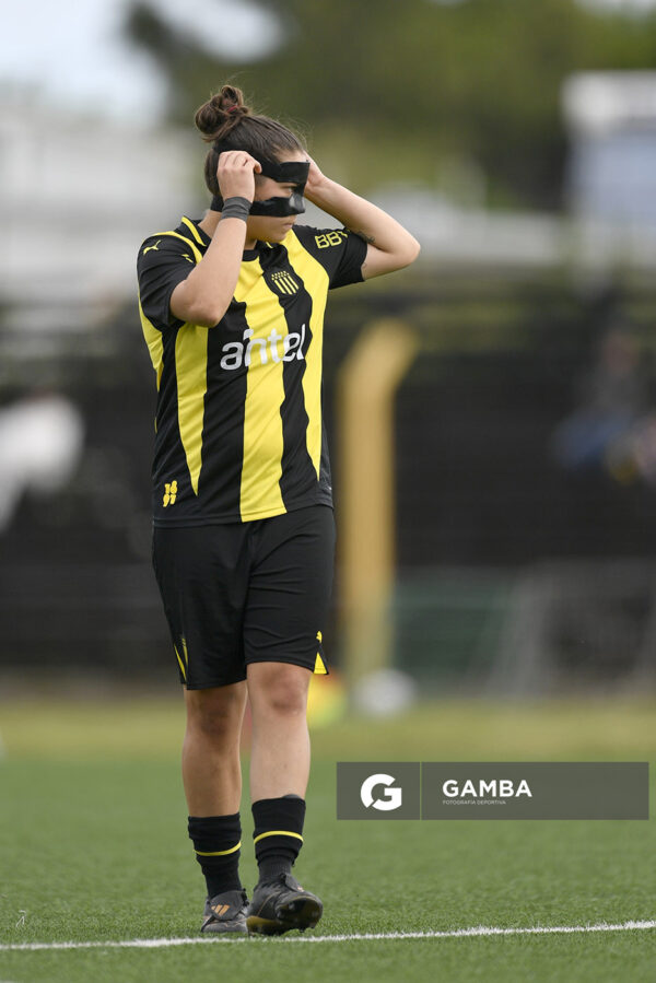 Allegra Rodríguez, de Peñarol, Campeonato Uruguayo de Fútbol Femenino. Estadio José Pedro Damiani.