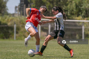 Josefina Félix, de Nacional, Campeonato Uruguayo de Fútbol Femenino. Complejo Walter Devoto.