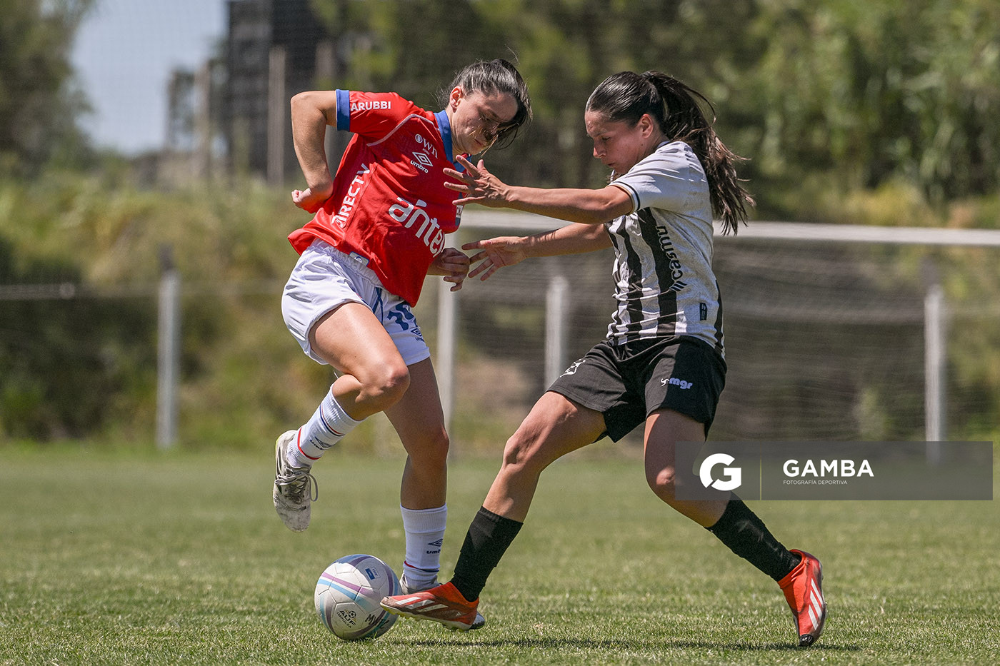 Josefina Félix, de Nacional, Campeonato Uruguayo de Fútbol Femenino. Complejo Walter Devoto.