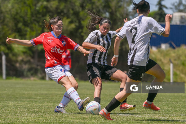 Julieta Melogño, de Nacional, Campeonato Uruguayo de Fútbol Femenino. Complejo Walter Devoto.