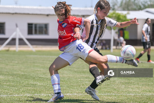 Julieta Melogño, de Nacional, Campeonato Uruguayo de Fútbol Femenino. Complejo Walter Devoto.