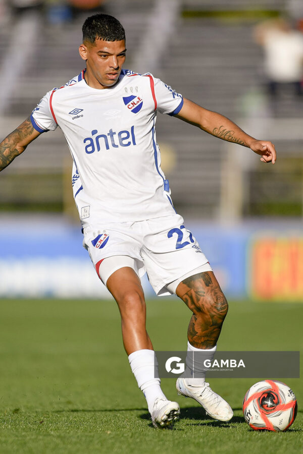 Diego Romero, de Nacional, Torneo Clausura. Estadio Luis Franzini.