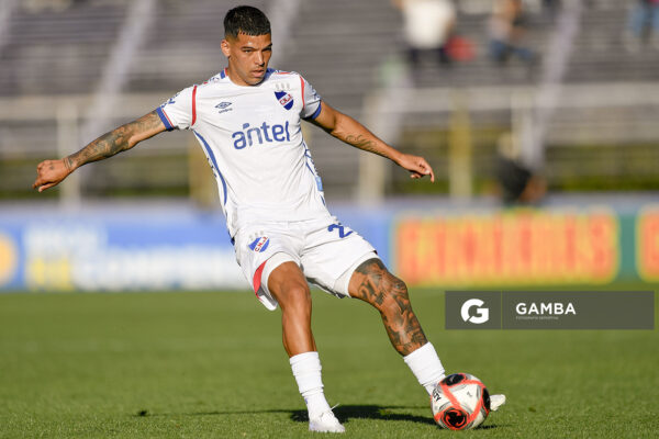 Diego Romero, de Nacional, Torneo Clausura. Estadio Luis Franzini.