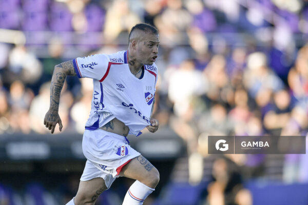 Nicolás López, de Nacional, Torneo Clausura. Estadio Luis Franzini.