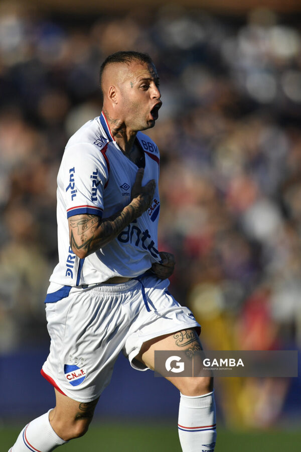 Nicolás López, de Nacional, Torneo Clausura. Estadio Luis Franzini.
