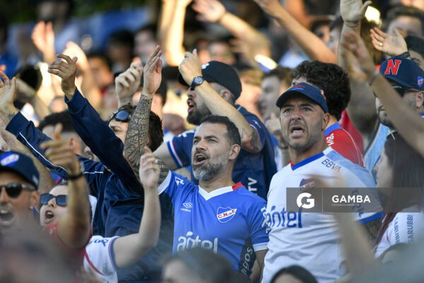 Hinchas de Nacional, Torneo Clausura. Estadio Luis Franzini.