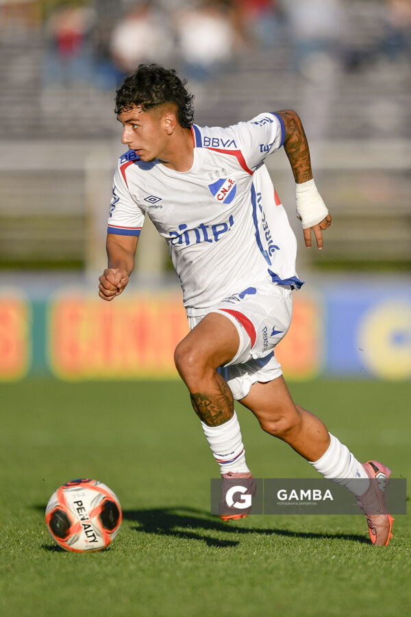 Ezequiel Mereles, de Nacional, Torneo Clausura. Estadio Luis Franzini.