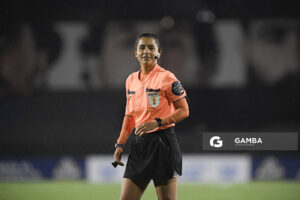 Lucía Vener, árbitra central. Campeonato Uruguayo Femenino.