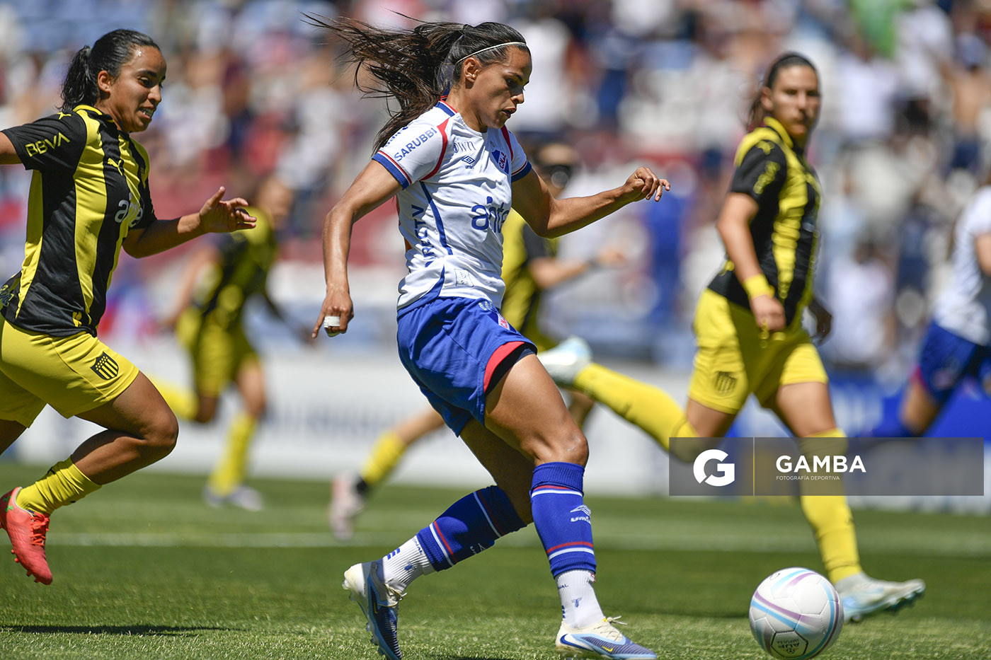 Martha Figueredo, de Nacional, Campeonato Uruguayo de Fútbol Femenino. Estadio Gran Parque Central.