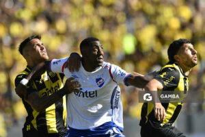 Gonzalo Carneiro, de Nacional, Liga AUF Uruguaya. Estadio Campeón del Siglo.