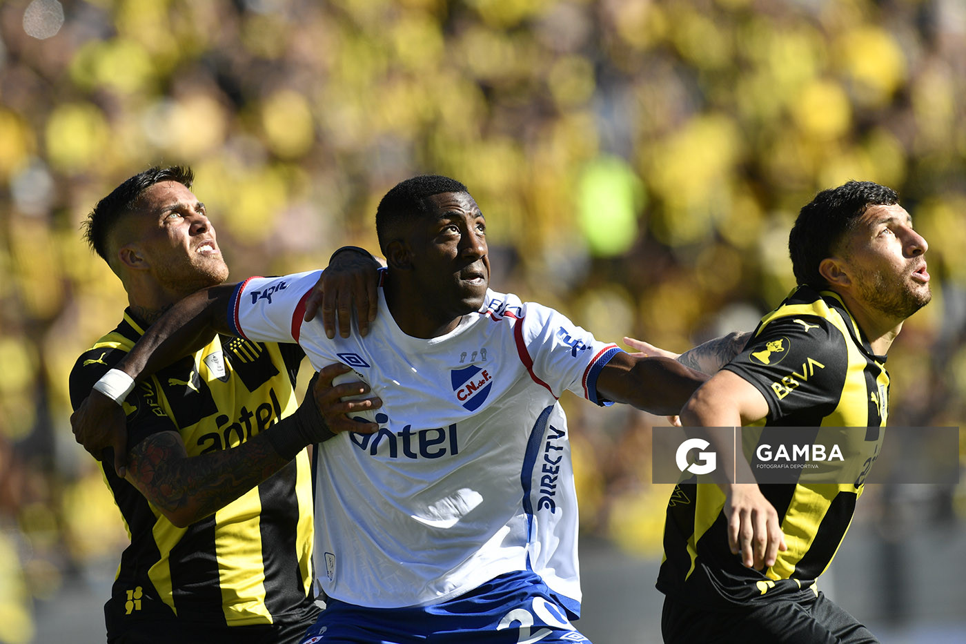 Gonzalo Carneiro, de Nacional, Liga AUF Uruguaya. Estadio Campeón del Siglo.